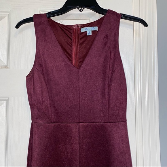 She & Sky Dress in Wine - Picture 4 of 5